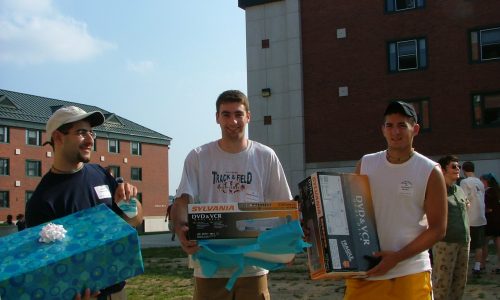 VCR Winners at Honors Move-In 2004